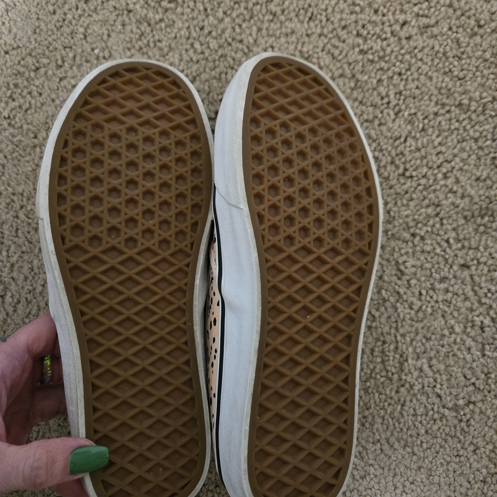 Vans Women's Leopard Print Slip-On Shoes - Picture 5 of 6